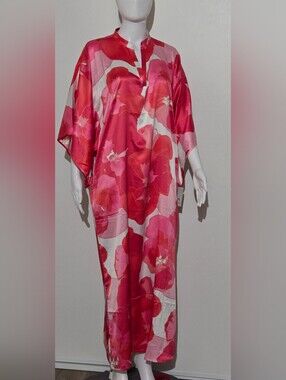 Natori Pink & Red Floral Satin Caftan Robe